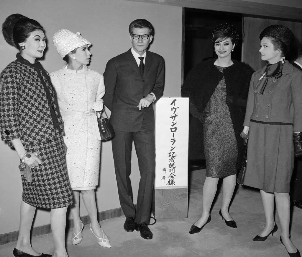 1963年 伊夫·圣罗兰首次访日