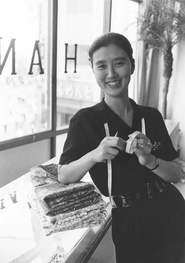 1950年代刚刚在新宿开“日吉屋”时代的森英惠