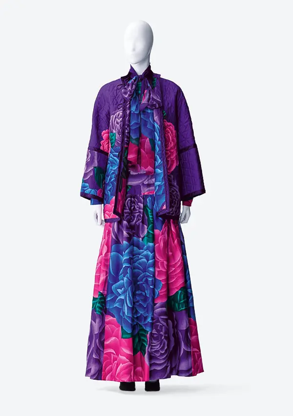 森英惠于1977年秋冬巴黎高定时装周的服装设计