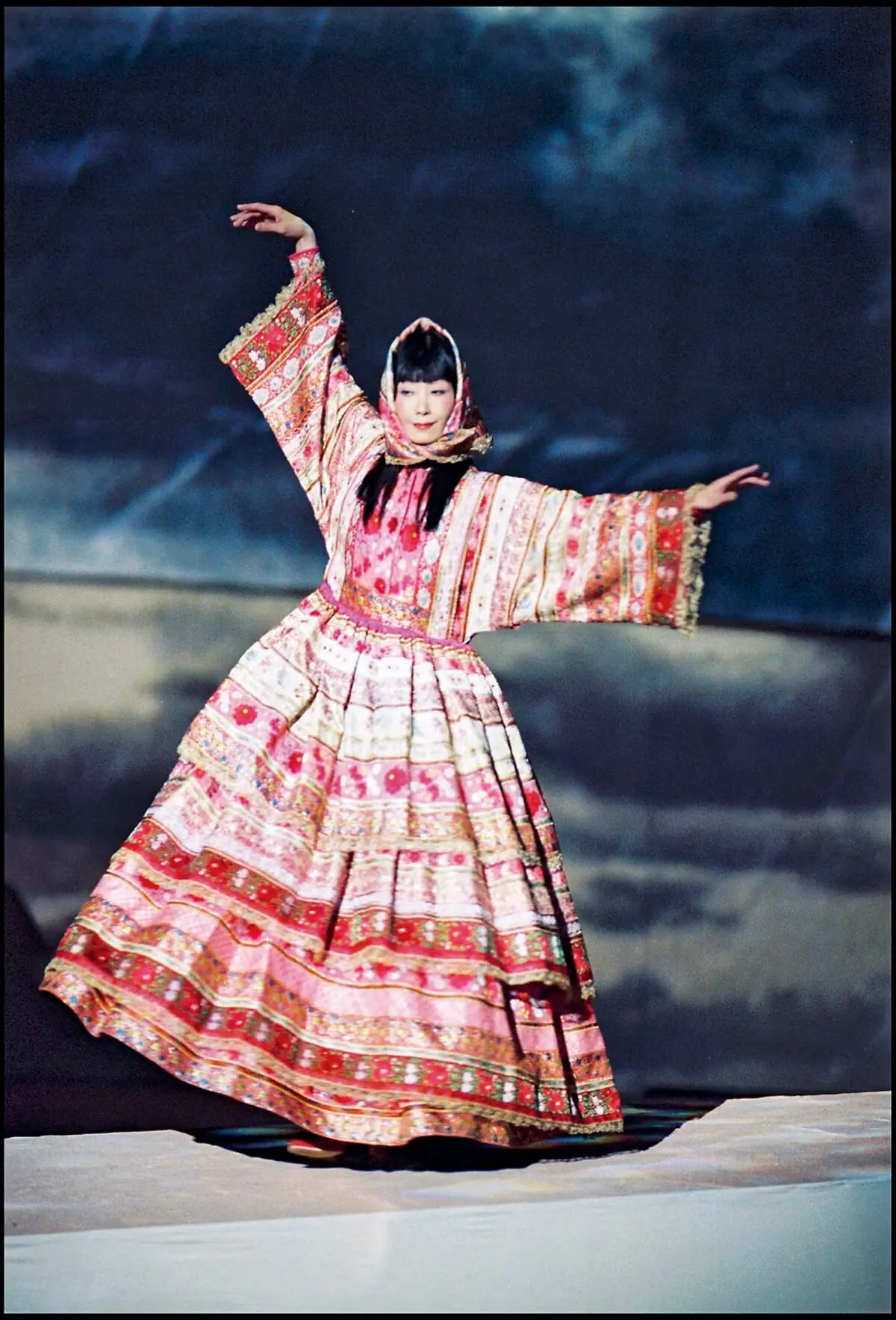 1999年巴黎时装周，高田贤三最后的秀场