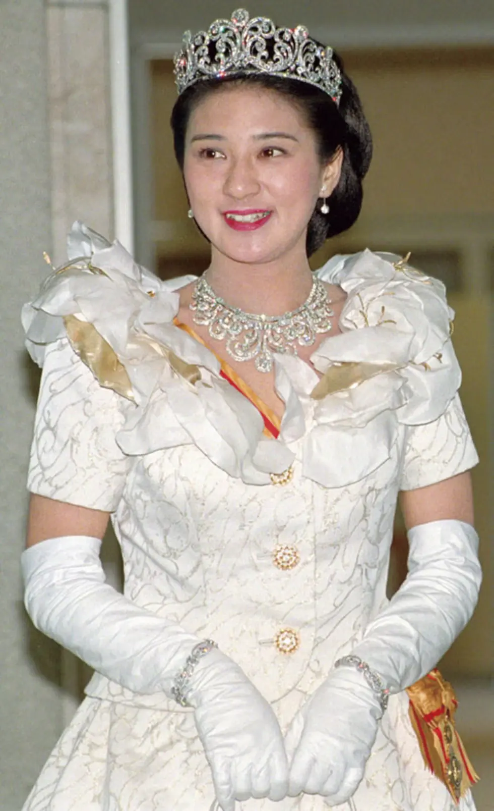 1993年森英惠为皇太子妃雅子设计的婚礼服装