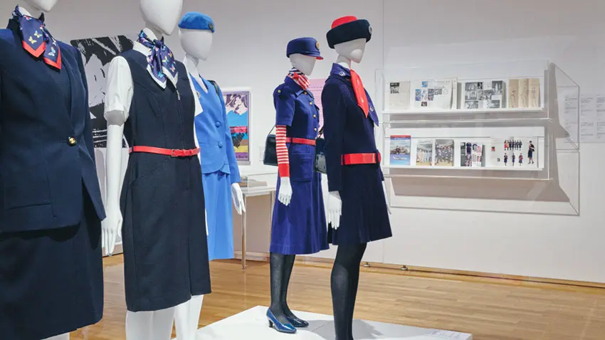 森英惠为日本航空设计的制服系列