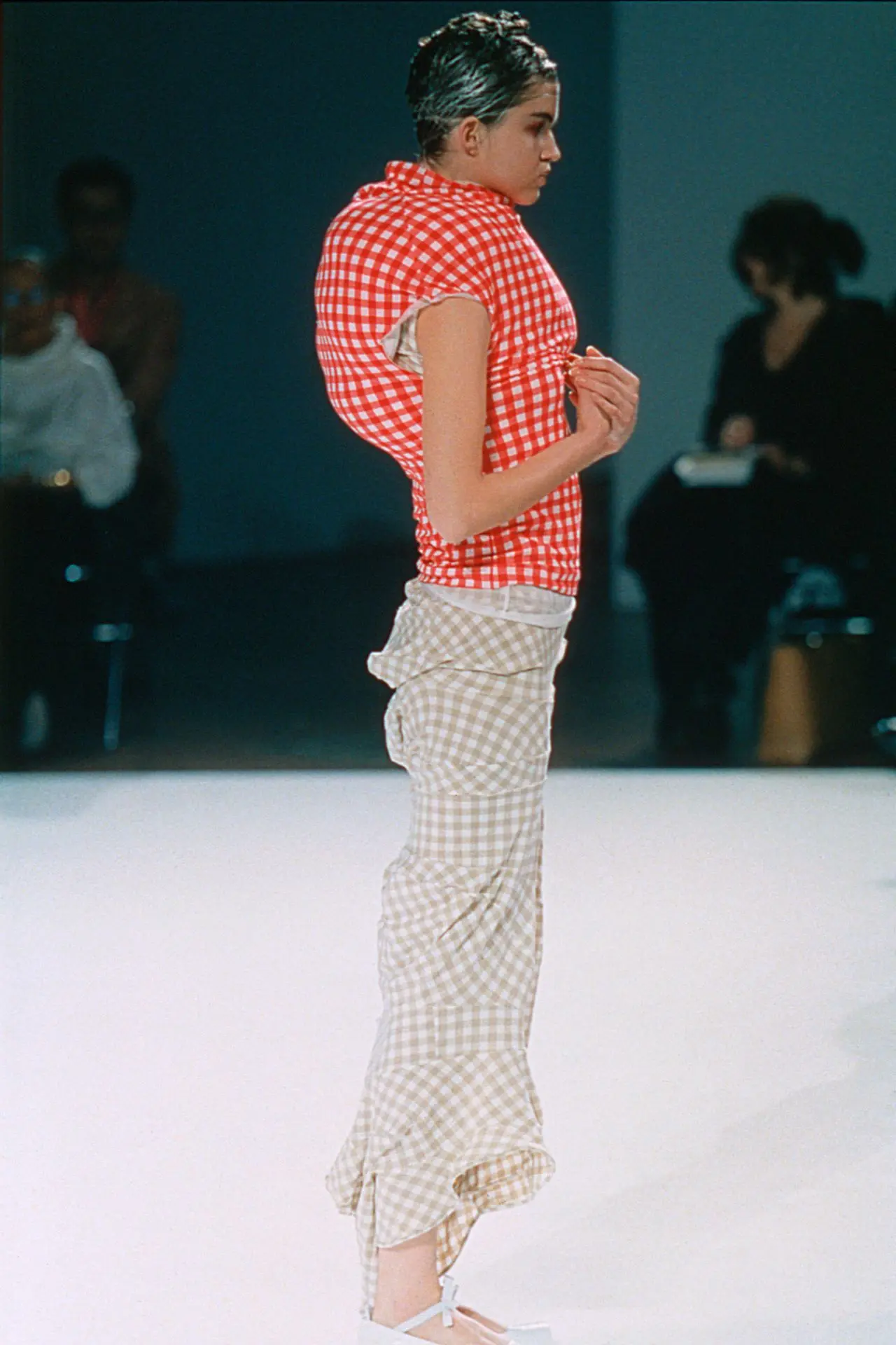 1997 S/S COMME des GARCONS〈Body Meets Dress, Dress Meets Body〉秀场